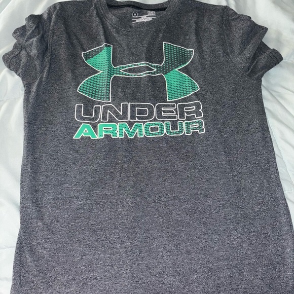 Under Armour Other - Under Armour Kids Gray and Green Logo T-Shirt